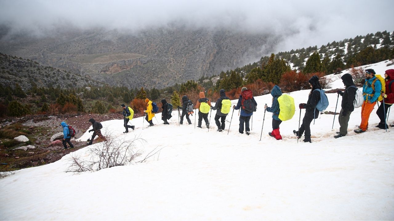 Aladağlar’da bahar tırmanışı: Dağcılar performanslarını test etti