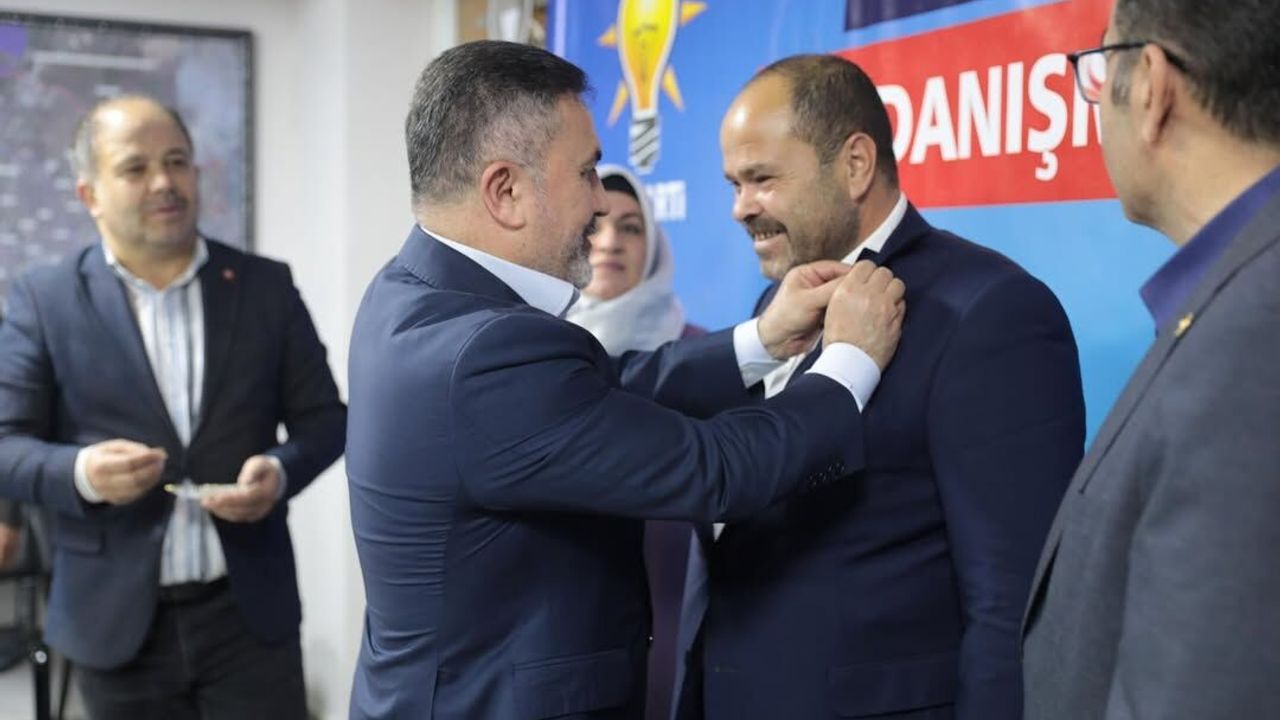 Karataş’tan AK Parti’ye Katılım: İsmail Dal ve Ekibi AK Parti’ye Katıldı