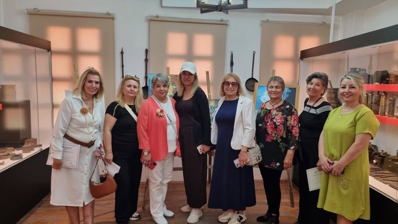 Sanatın Kalbi Kahve Müzesi’nde Atıyor: Morsanat Karma Sergisi Açıldı