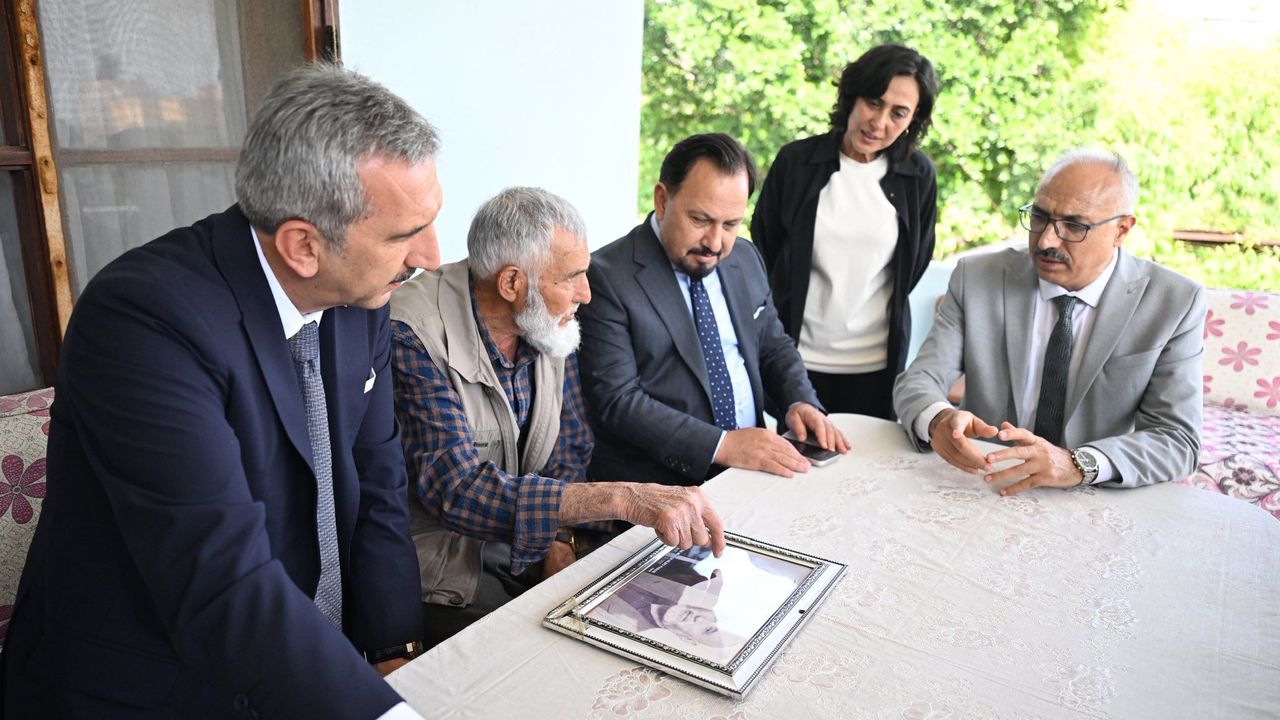 Sarıçam’da vefa ziyareti: Şehit emanetleri yalnız bırakılmadı