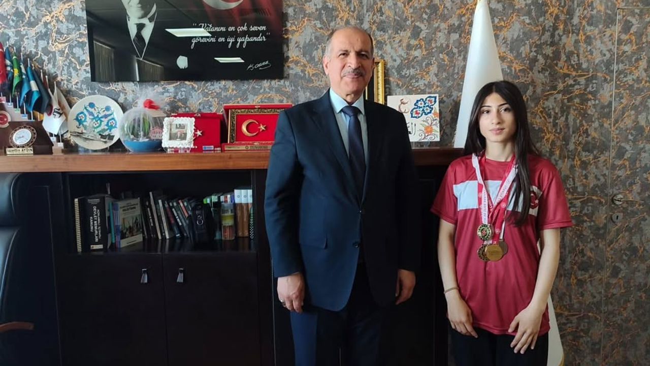 Yüreğirli Öğrencilerden Bilek Güreşinde Büyük Başarı