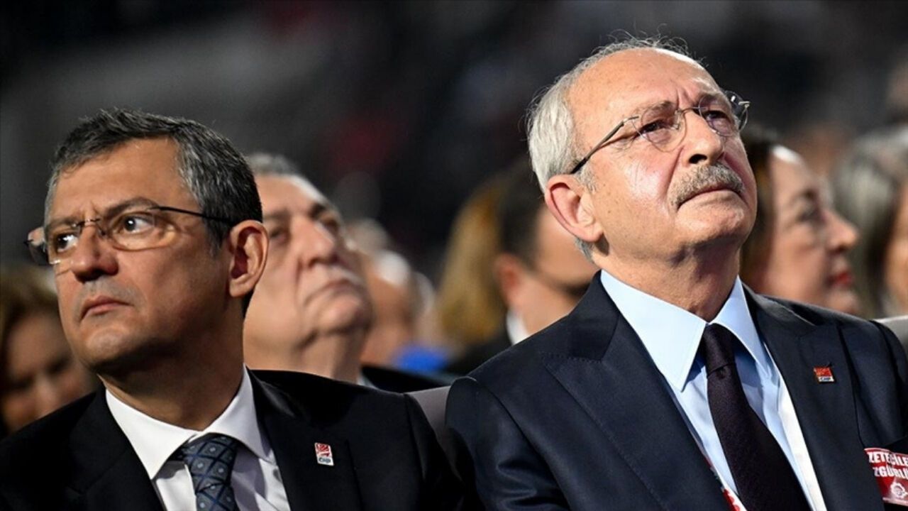 CHP de Mahkeme Kararı Sonrası Özgür Özel ve Kılıçdaroğlundan Flaş Açıklamalar kapak görseli, soyut, yüz ve yazı yok