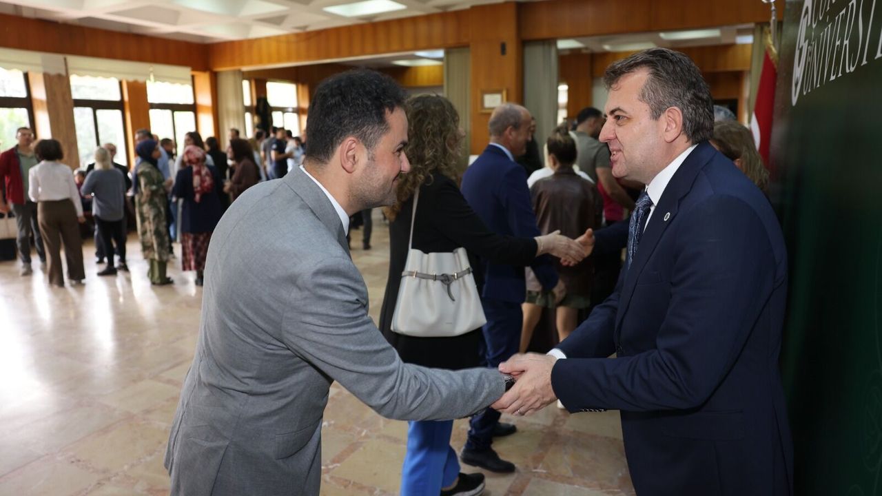 ÇÜ’de geleneksel bayramlaşma töreni düzenlendi