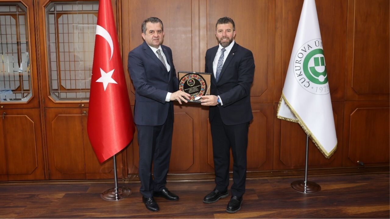 Çukurova Üniversitesi’nde salon futbolu heyecanı sürüyor