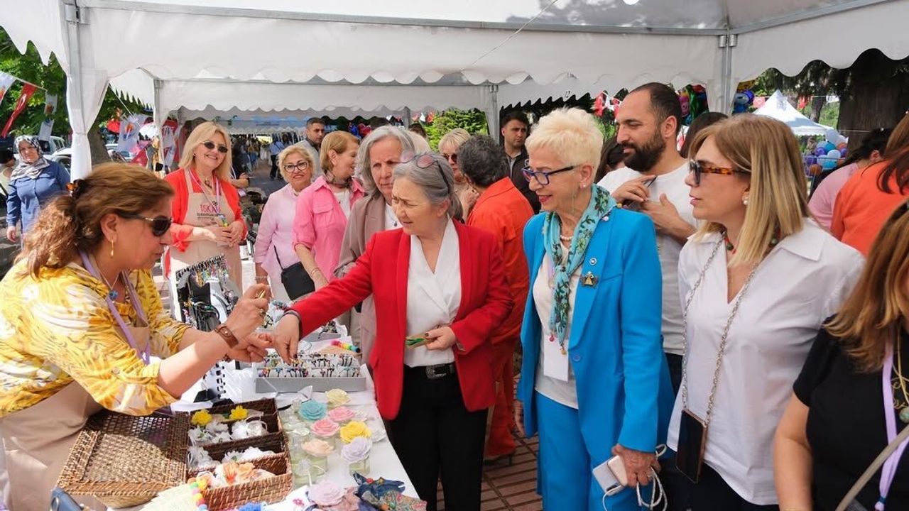 Girişimci kadınlar Atatürk Parkı’nda kurulan pazarda buluştu