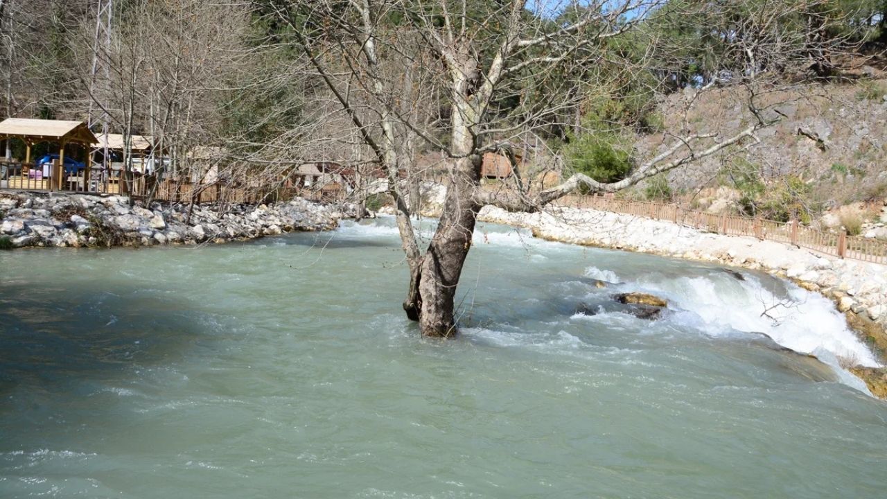Karaisalı Belediyesi’nden dere ve çaylar için hayati uyarı