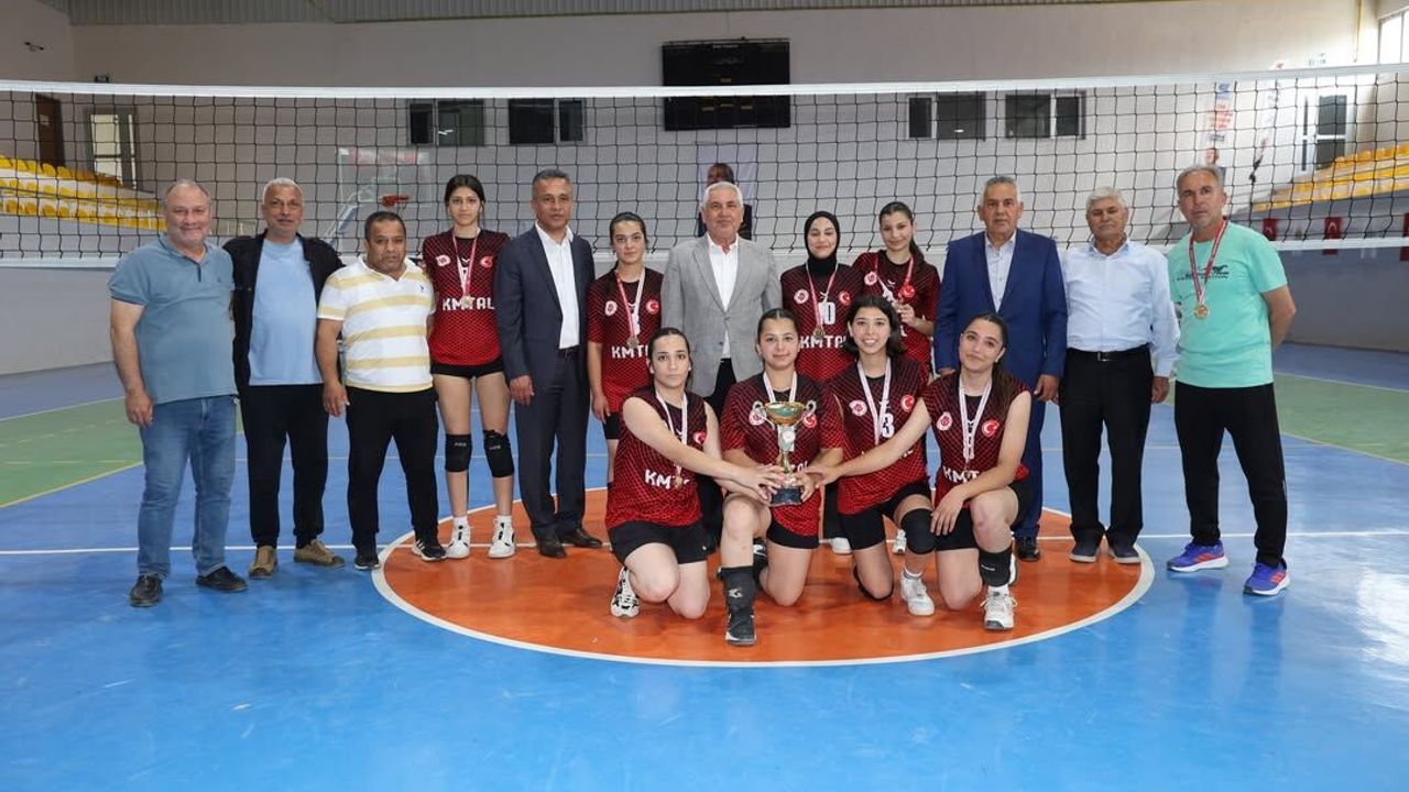 Karaisalı’da 19 Mayıs’a özel voleybol turnuvası
