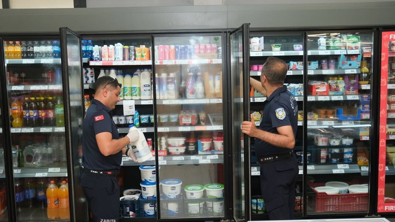 Ceyhan'da marketlere sıkı denetim: Vatandaşın sağlığı güvence altında