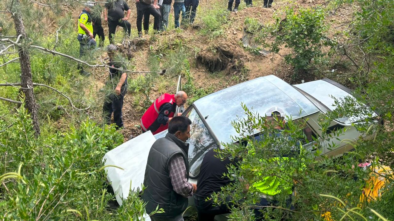 Feke’de Otomobil Uçuruma Yuvarlandı: Sürücü Yaralandı