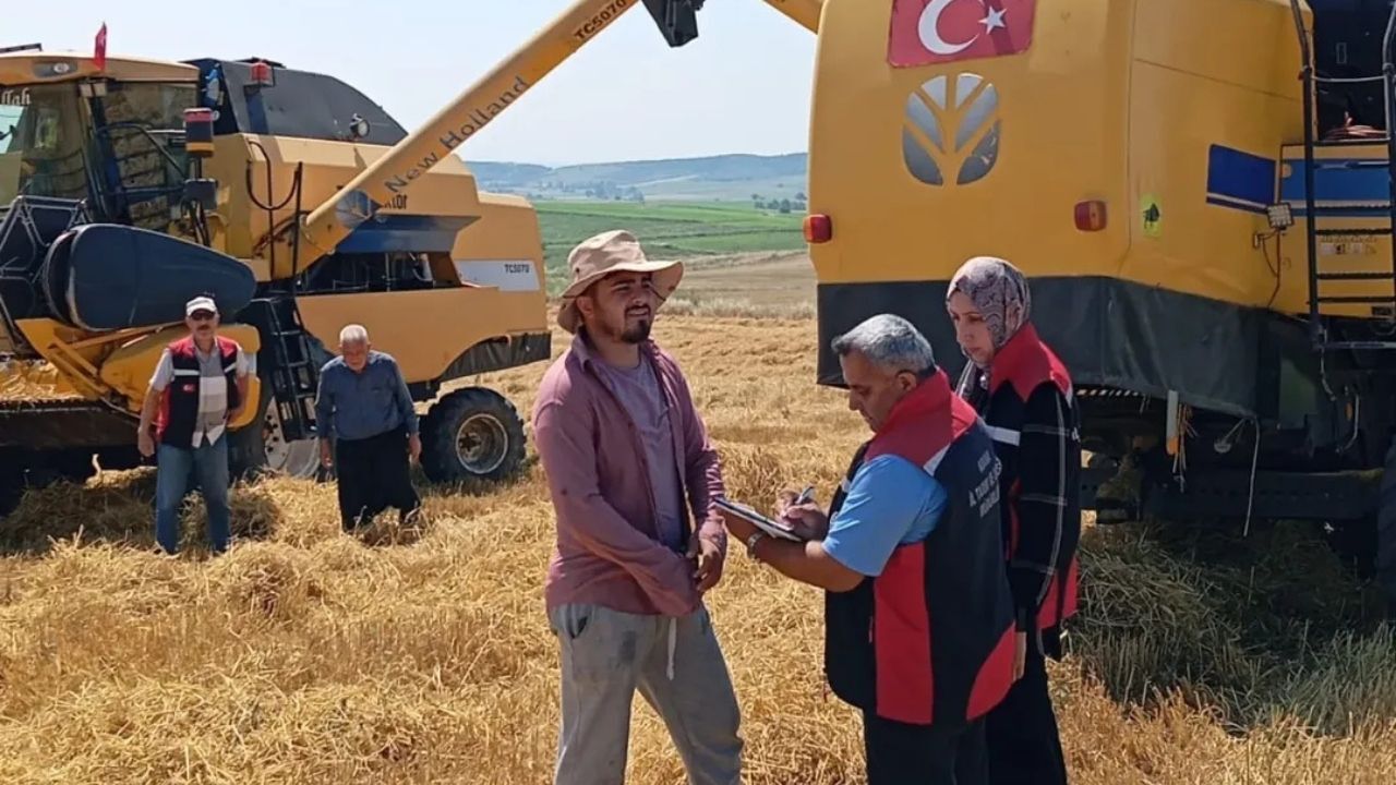 Kozan'da biçerdöver ve balya makineleri tek tek denetleniyor
