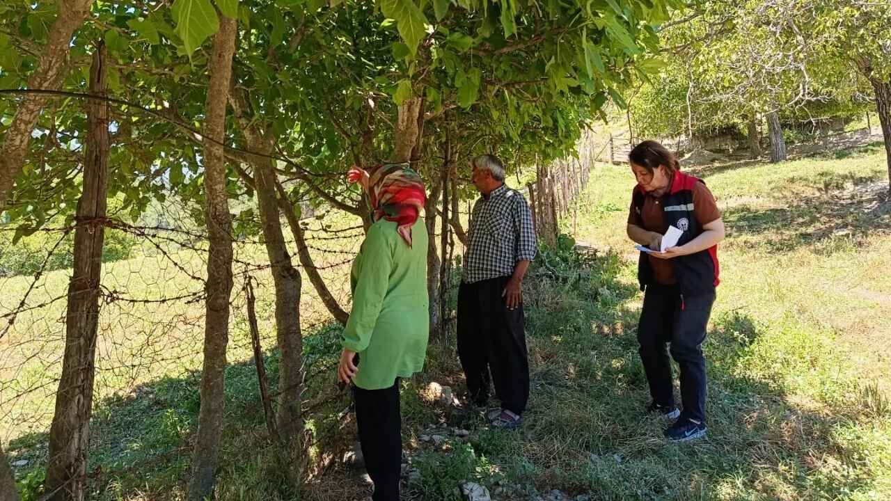 Kozan'da üreticilere kritik uyarılar! Tarım ekipleri sahaya indi