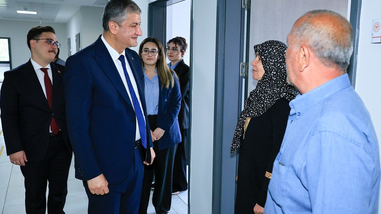 Mustafa Yavuz'dan Tufanbeyli Toplum Sağlığı Merkezine ziyaret