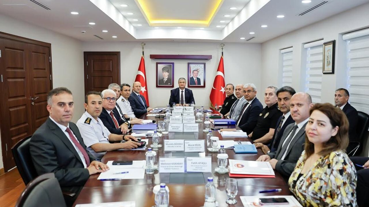 Vali Mustafa Yavuz Başkanlığında Adana'da Kamu Yatırımları Masaya Yatırıldı