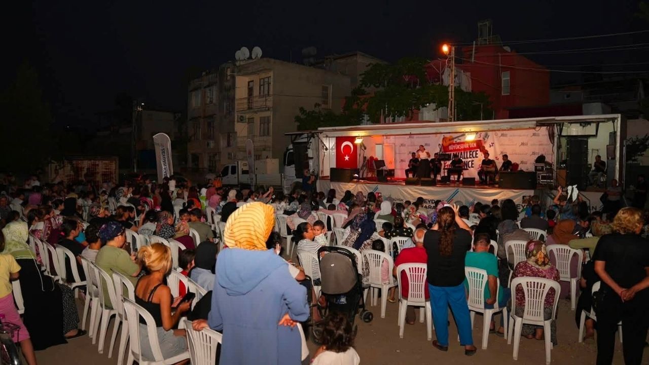 Mahallece Eğlence Yeşilevler'de yaz akşamına renk kattı