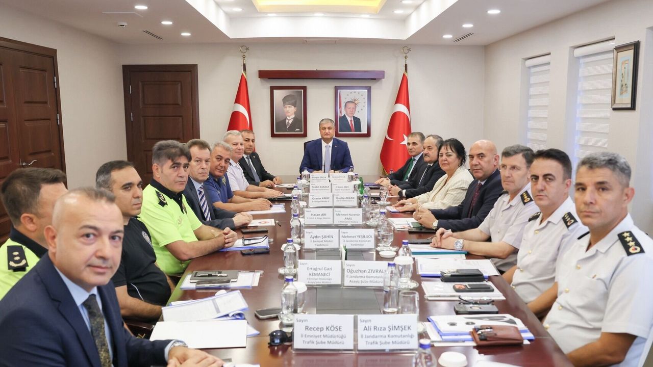 Adana’da yeni eğitim öğretim yılı öncesi kapsamlı güvenlik ve hazırlık zirvesi