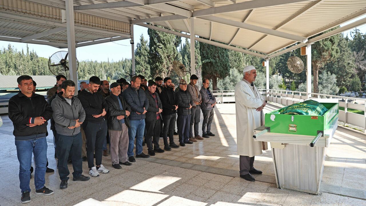 Marmara Denizi'nde batan gemide ölen aşçının cenazesi Adana'da defnedildi