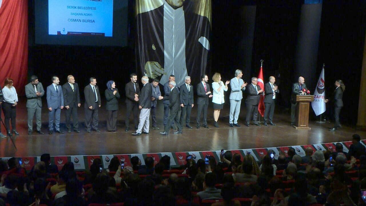 Zafer Partisi Genel Başkanı Özdağ, Antalya'da partisinin belediye başkan adaylarını tanıttı