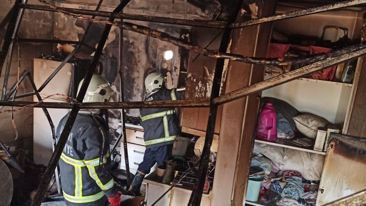 Adana'da müstakil evde çıkan yangın hasara neden oldu