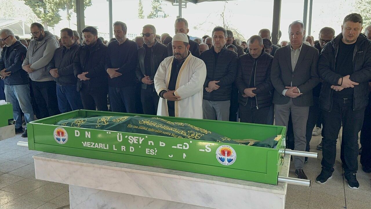 Adana'da eski eşinin öldürdüğü Feray Balkan'ın cenazesi defnedildi