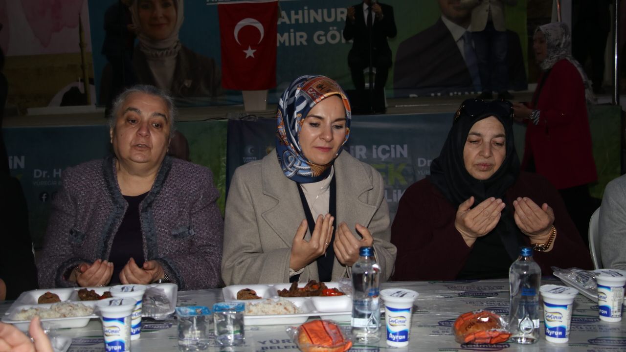 Aile ve Sosyal Hizmetler Bakanı Göktaş, Adana'da iftar programına katıldı.