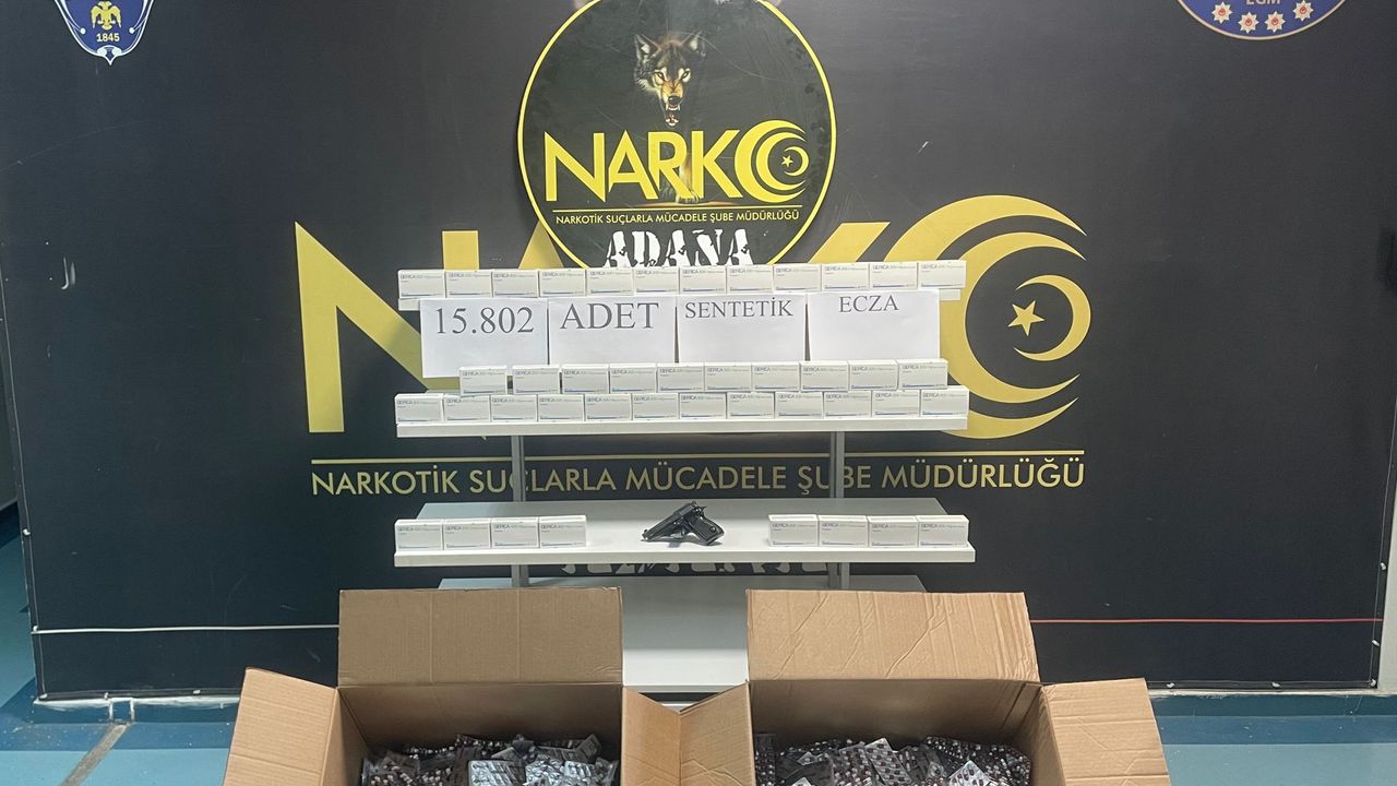 Adana'da 15 bin 802 sentetik ecza hapı ele geçirildi