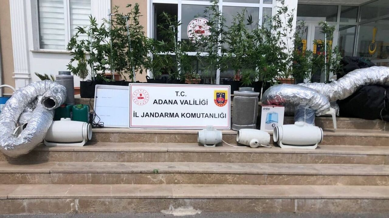 Adana'da iklimlendirme sistemiyle uyuşturucu üreten 3 zanlı yakalandı