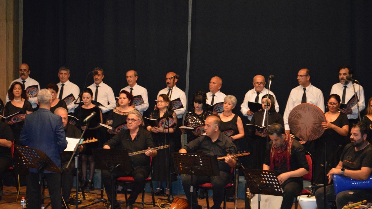 UTEF Umut Işığı THM Korosu'ndan "Yaza Merhaba" konseri