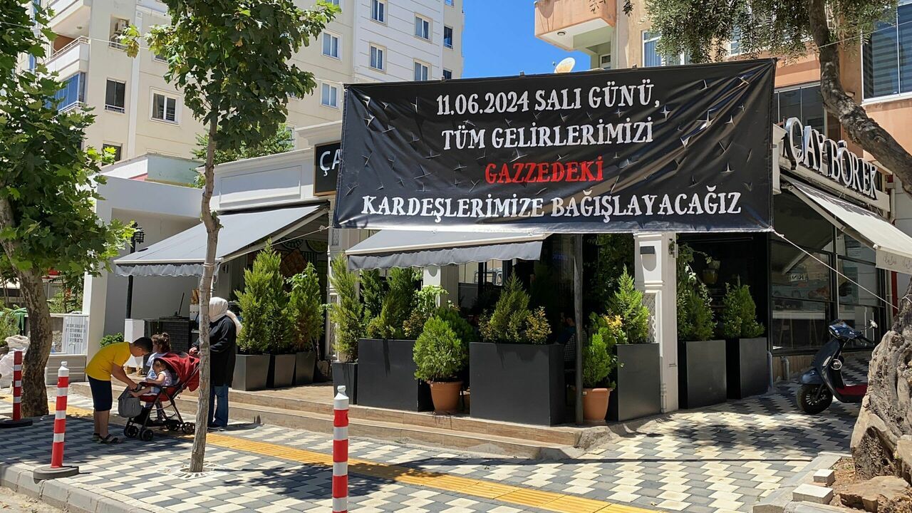 Kahramanmaraş'ta kafe işletmecisi bir günlük gelirini Gazze için bağışladı