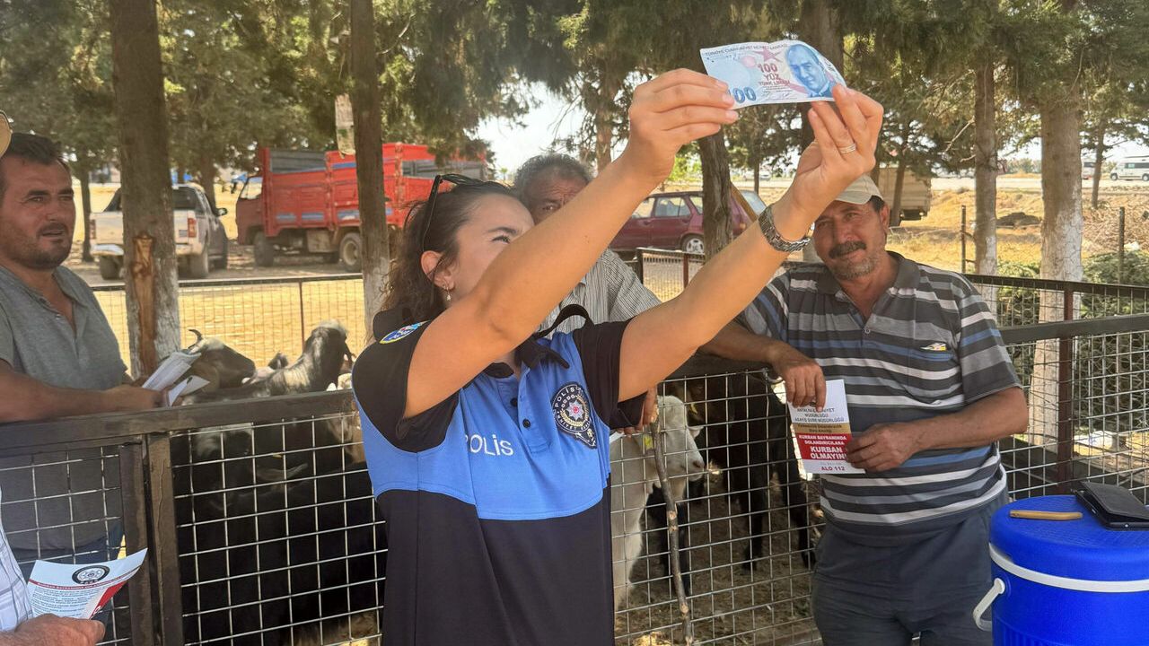 Polisten kurban pazarında sahte para ve dolandırıcılık uyarısı