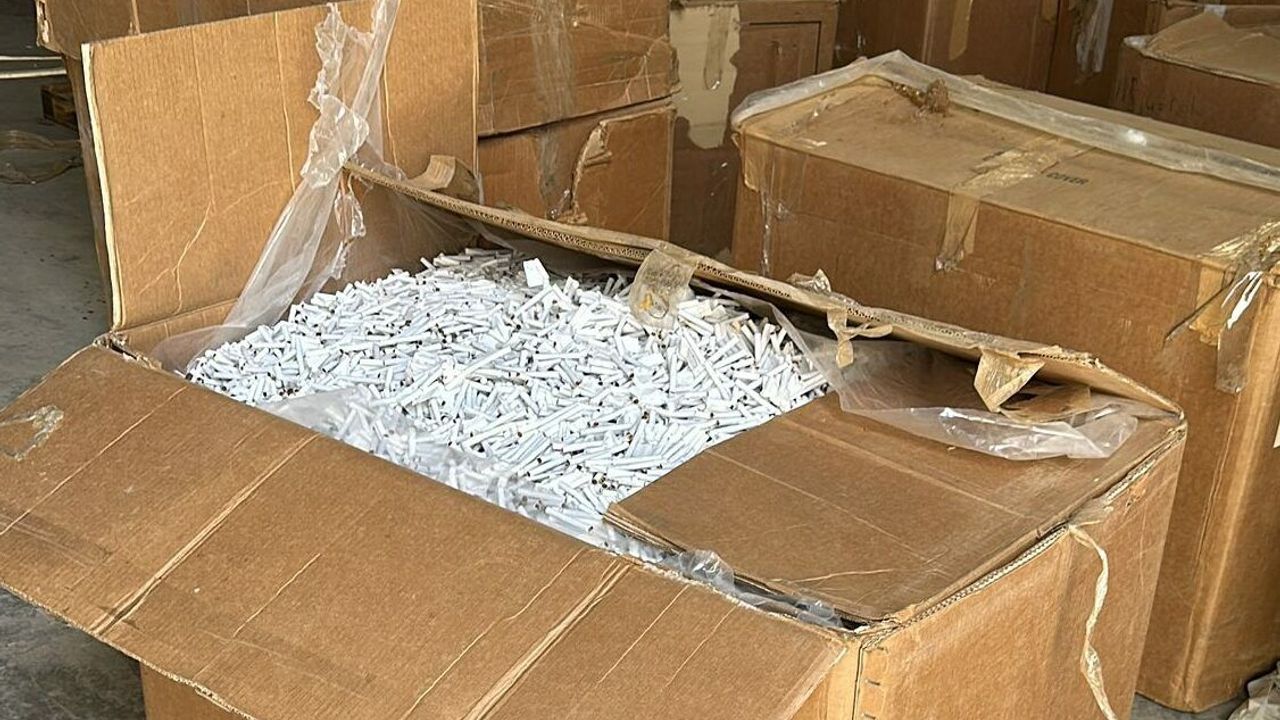 Kaçak sigara operasyonunda 2 kişi gözaltına alındı
