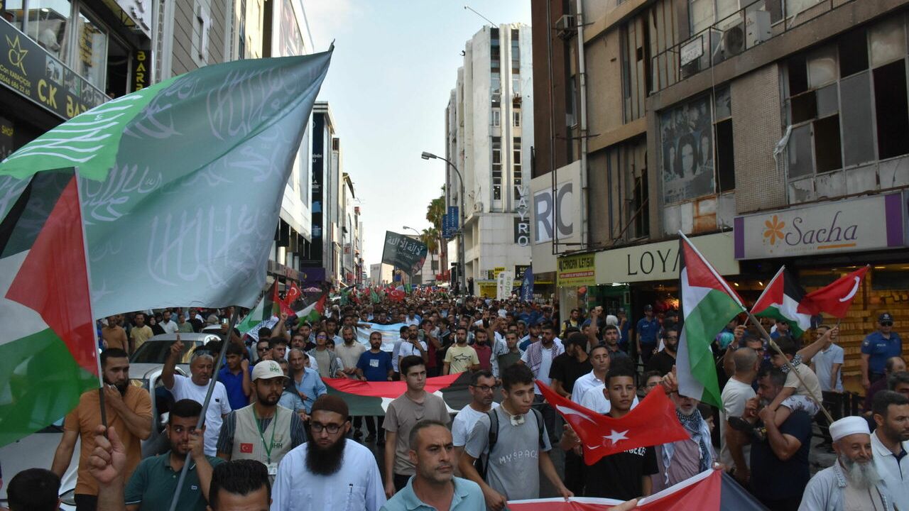 Adana'da İsmail Haniye ve Gazze için yürüyüş düzenlendi