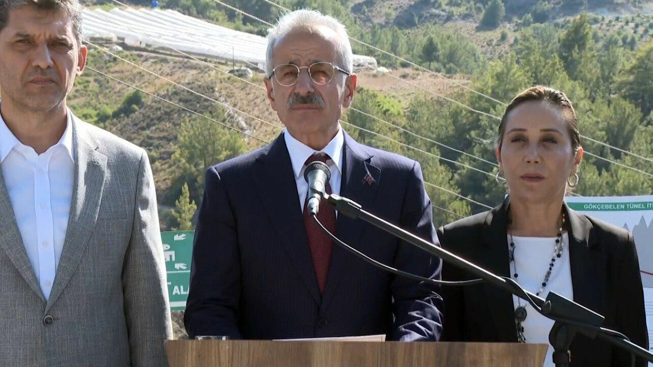 Bakan Uraloğlu: "Instagram'da eksiklik giderildiği an, engeli 1 saat içinde kaldıracağız"