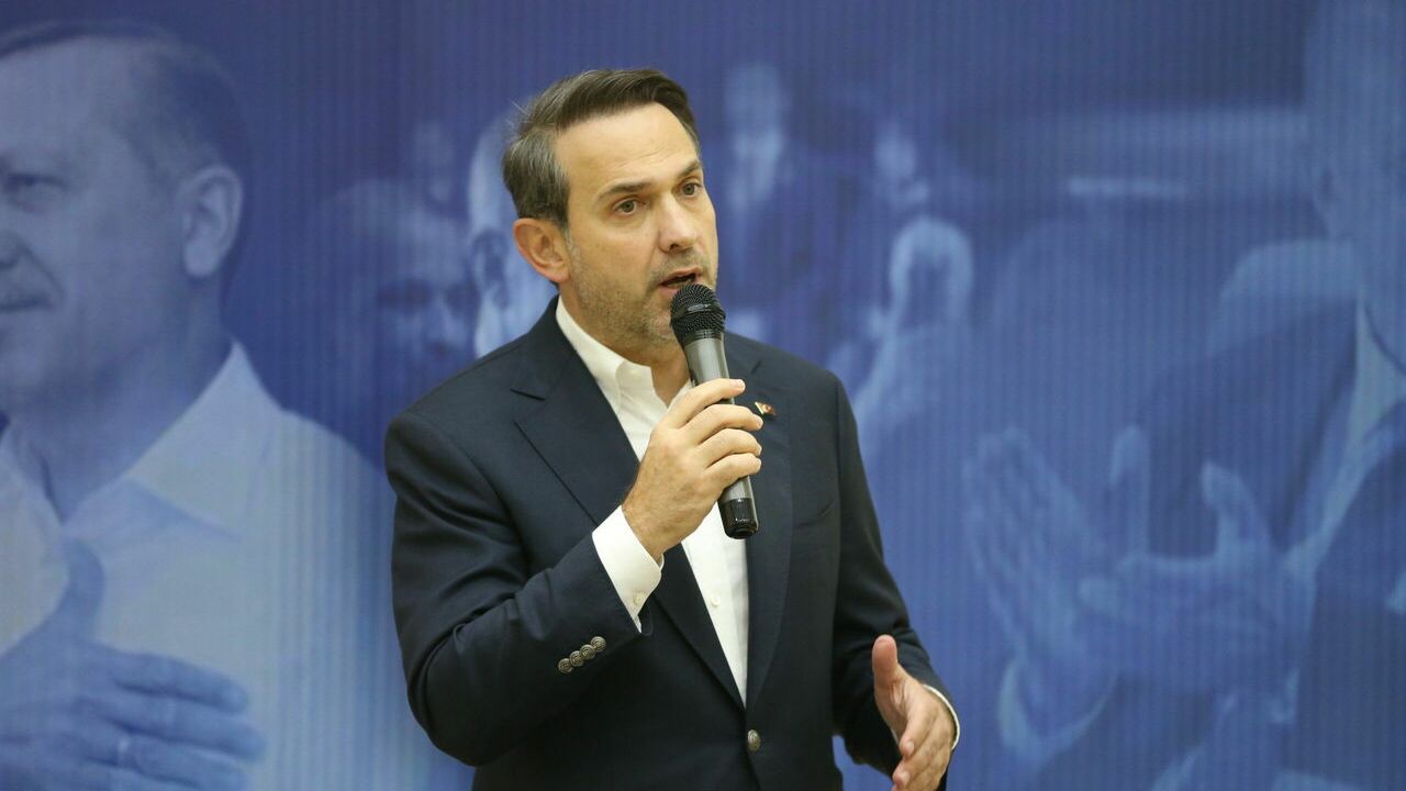 Bakan Bayraktar, Osmaniye'de STK temsilcileri ve iş insanlarıyla buluştu