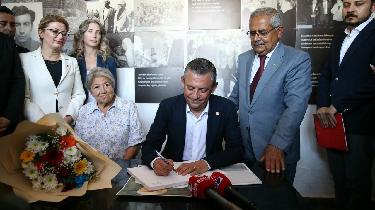 CHP Genel Başkanı Özel, Yaşar Kemal'i anma etkinliğine katıldı