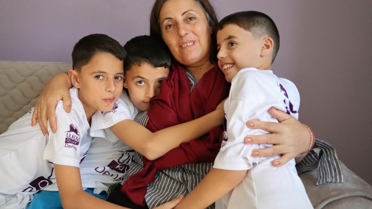 Ülkem Okuyor Derneğinin Hatay'da yaptırdığı ev, kanser hastası anne ile 3 oğluna yuva oldu