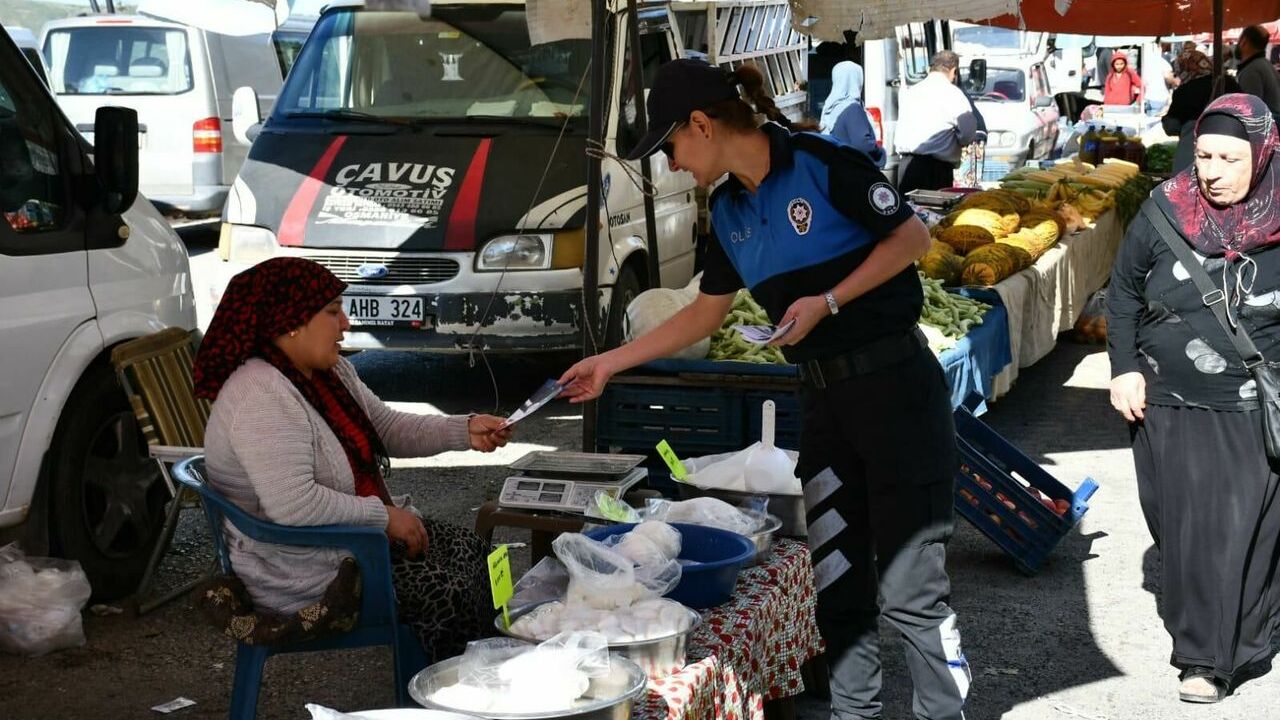 Hatay'da polis dolandırıcılık olaylarına karşı vatandaşları uyardı