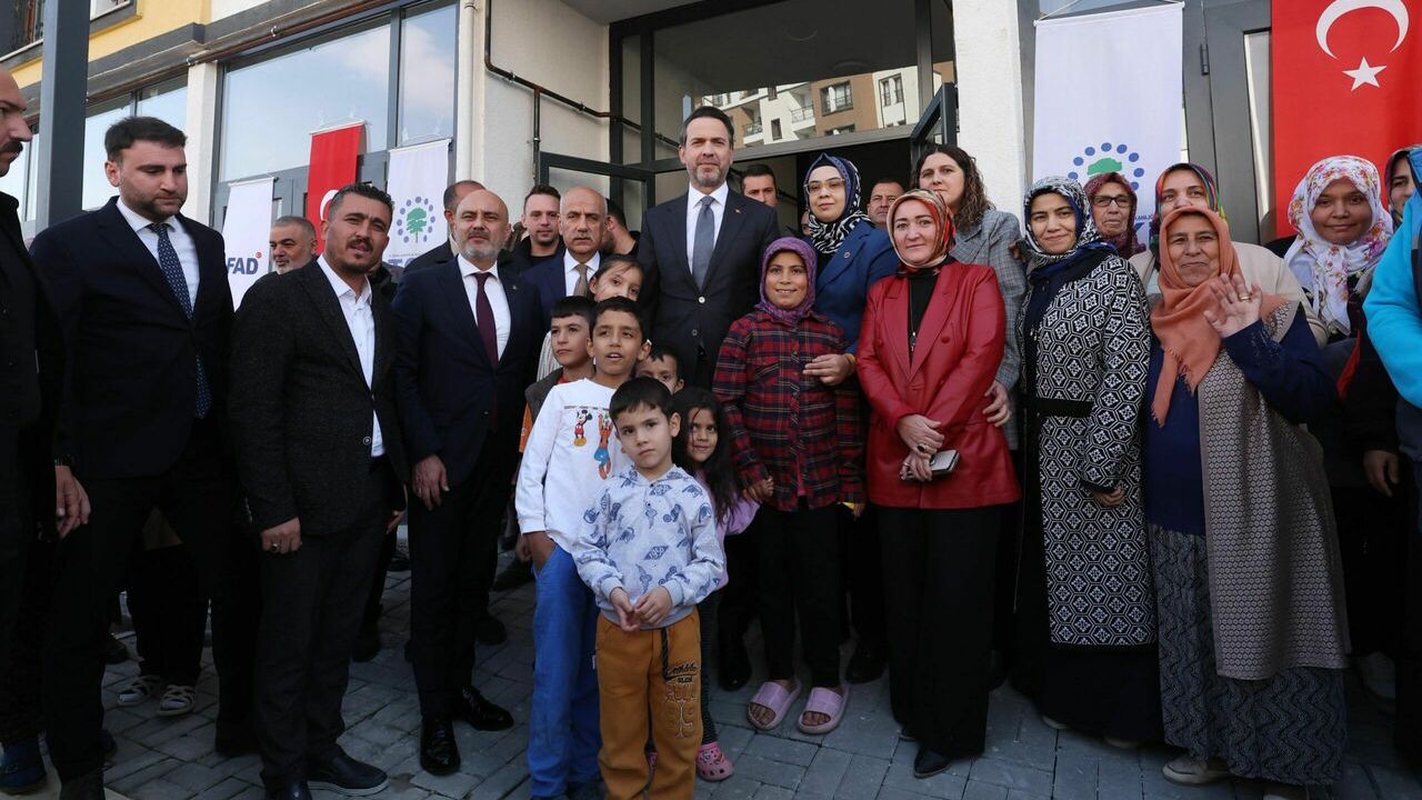 Bakan Bayraktar: 6 Şubat depremlerinin üzüntüsünü her daim yüreğimizde taşıyacağız.