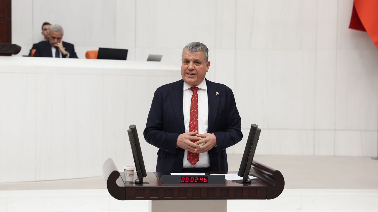 CHP'li Barut: "Yanlıştan dönülsün, Büyükşehir Yasası yeniden düzenlensin"