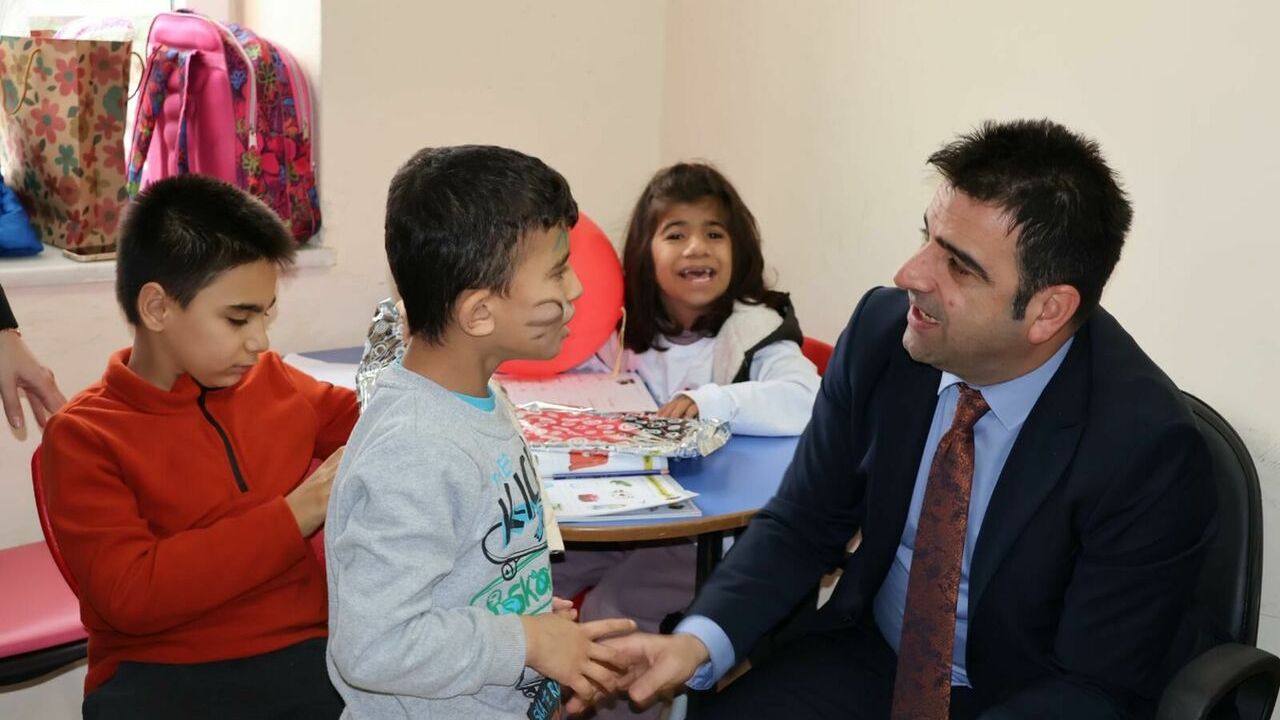 Gazipaşa Kaymakamı Korkutata, özel çocuklarla bir araya geldi