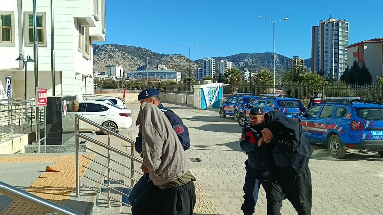 Kozan'da hayvan çaldıkları öne sürülen 3 şüpheli tutuklandı