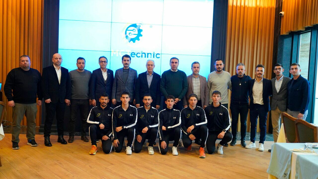 MCT NOX Uluslararası Dağ Bisikleti Takımı'nın tanıtımı Kahramanmaraş'ta yapıldı
