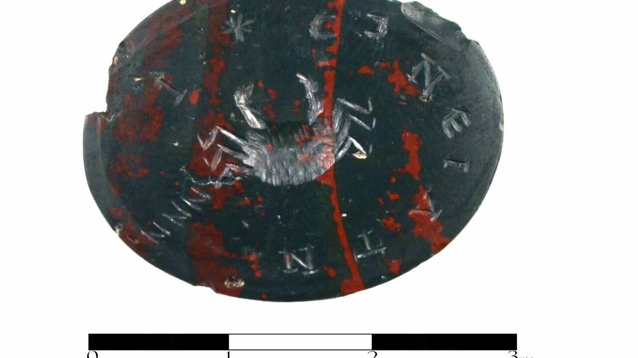 Pisidia Antiokheia'da kanser hastalığı için yapılmış tılsımlı kolye bulundu