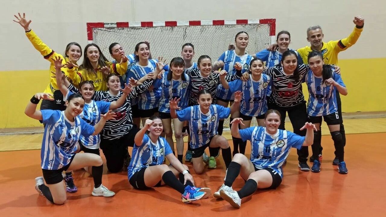 Hentbol Kadınlar 2. Lig play-off müsabakaları Osmaniye'de başladı