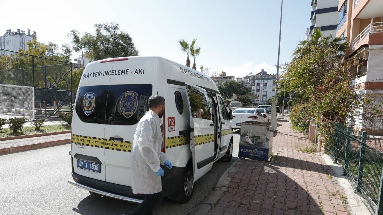 Gazeteci Sinan Seyfittinoğlu, Antalya'daki evinde ölü bulundu