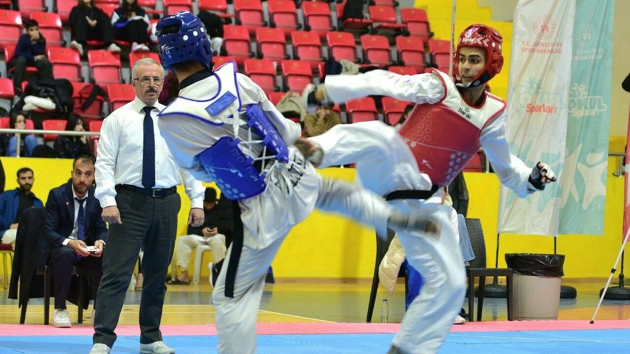 Okul Sporları Gençler Tekvando Grup Müsabakaları Osmaniye'de başladı