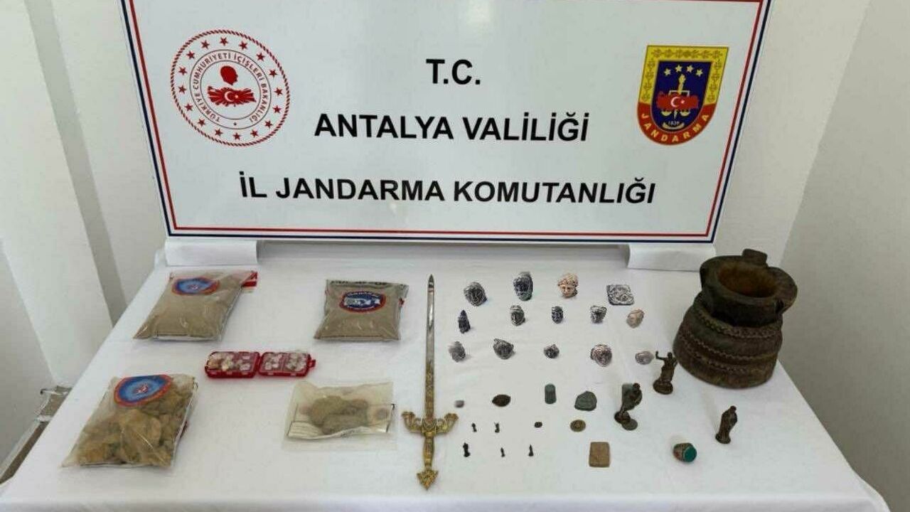 Tarihi eser kaçakçılığı operasyonunda 4 kişi yakalandı