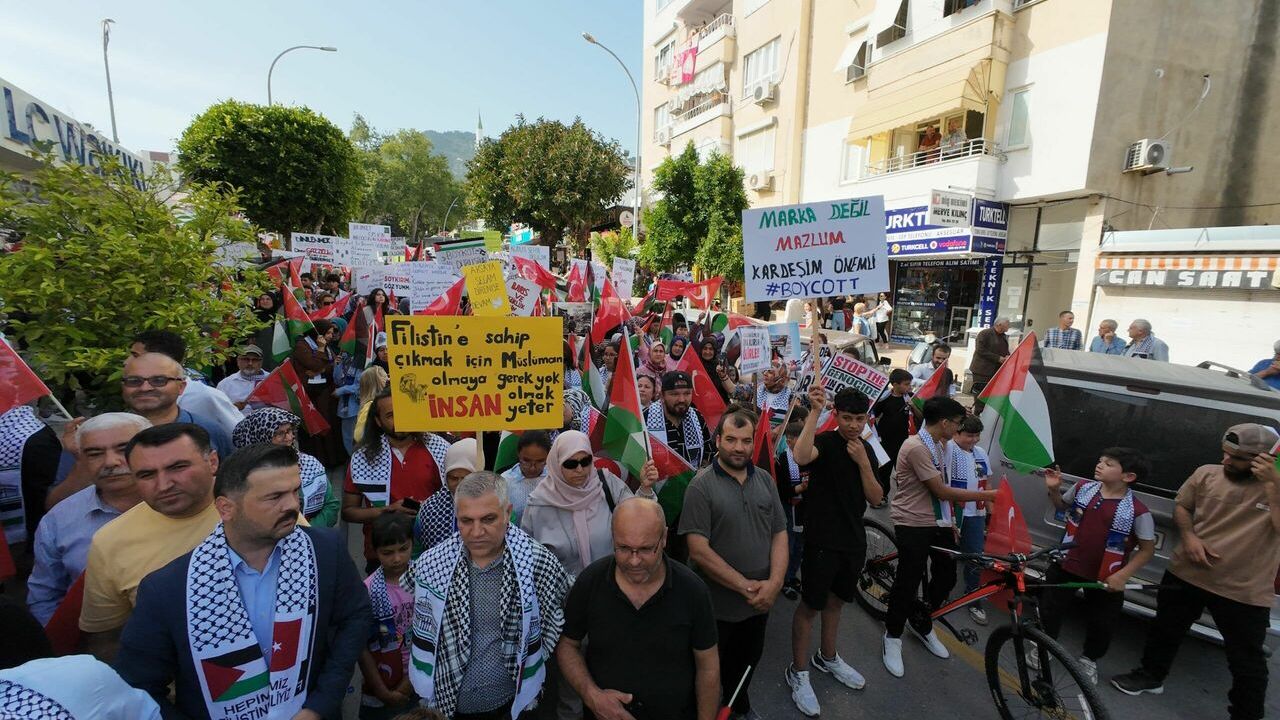 Filistin'e destek yürüyüşü düzenlendi