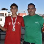 Babası damı spor salonuna çevirdi: Oğlu Türkiye şampiyonu oldu