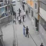 Adana'da cip sürücüsü aracını kavga eden kalabalığın üstüne sürdü: 4 yaralı