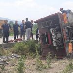 Ceyhan’da yangına giden itfaiye aracı devrildi: 3 personel yaralandı